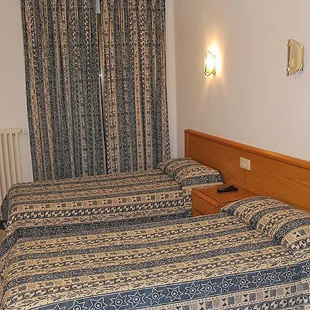 Gran Sol 招待所 3*